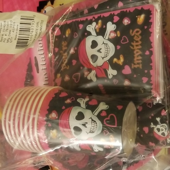 NWT Girl Pirate party box - Picture 9 of 9